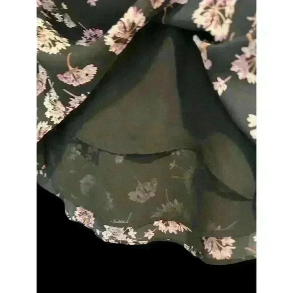 White House Black Market Floral Ruffle Hip Whimsigoth Blouse sz Small - Picture 7 of 8